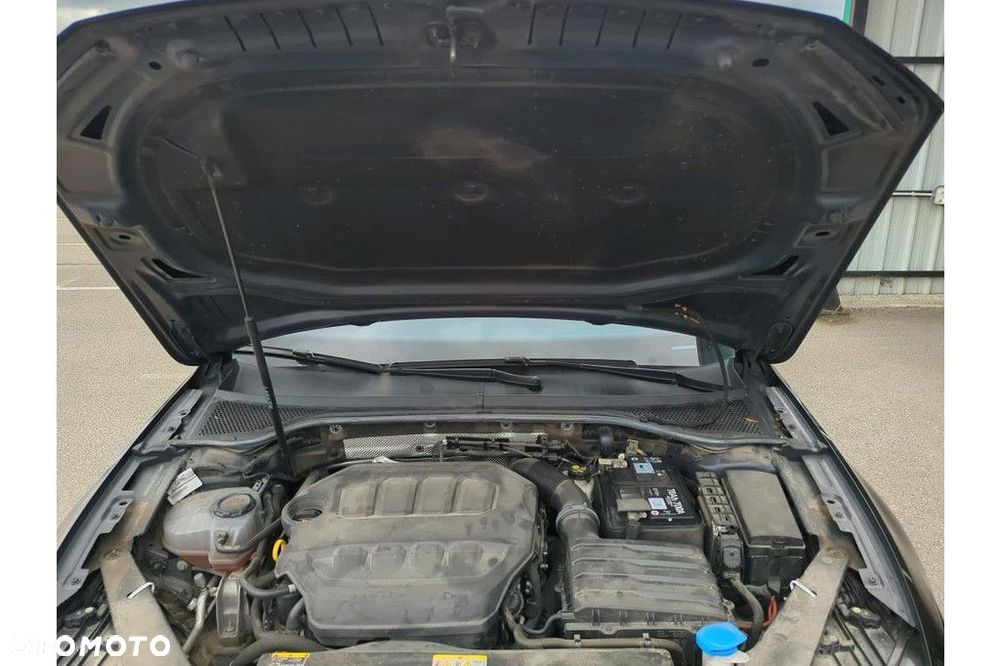 Volkswagen Passat Variant 2.0 TSI Business DSG - 16