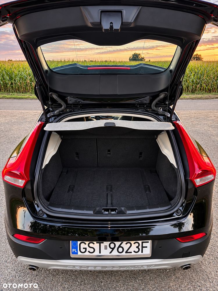 Volvo V40 D3 Summum - 38