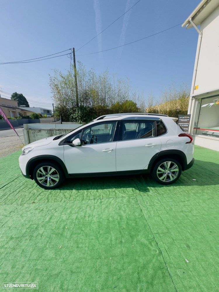 Peugeot 2008 1.2 PureTech Allure - 9