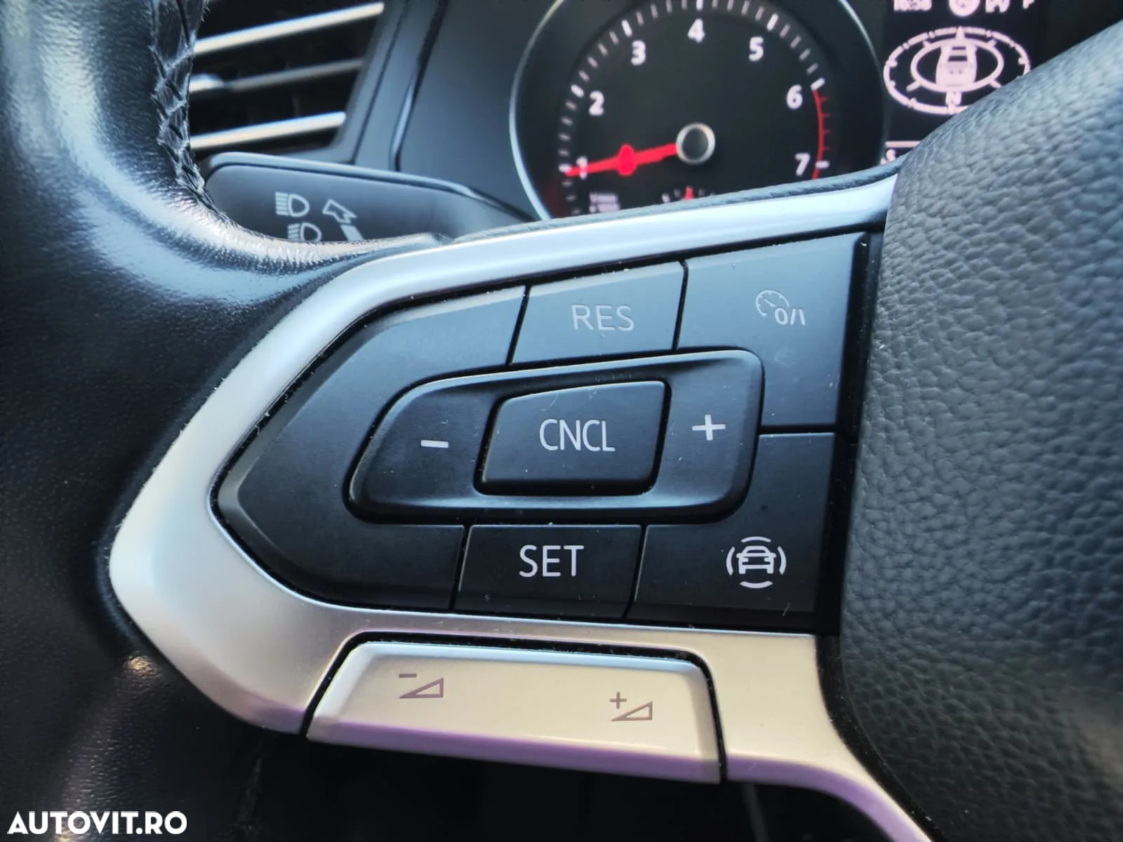 Volkswagen Passat 1.5 TSI ACT DSG Advance - 27