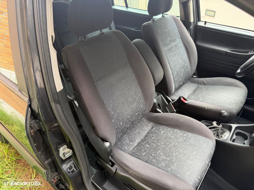 Opel Zafira 2.0 DTi Elegance - 24