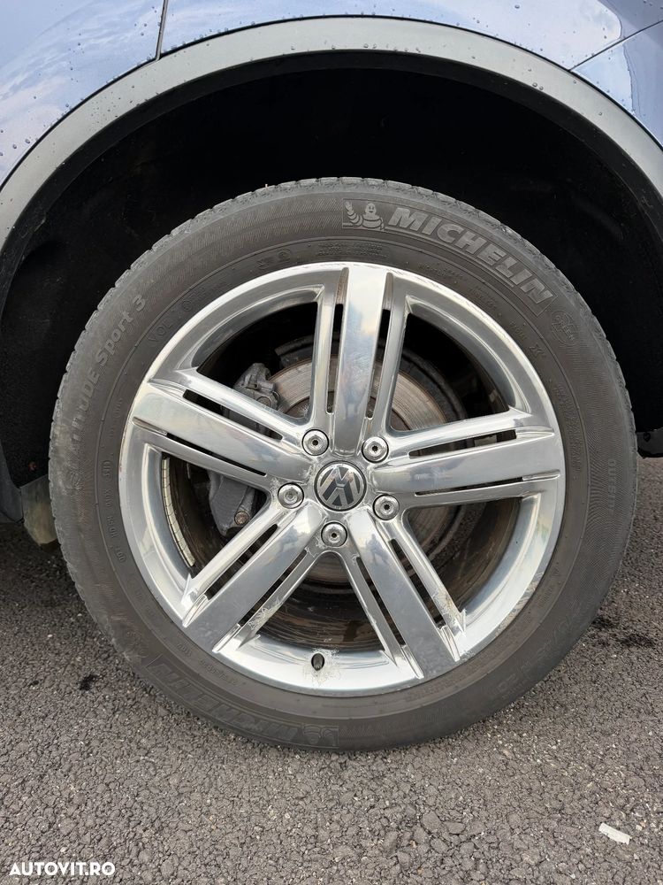 Volkswagen Touareg - 11