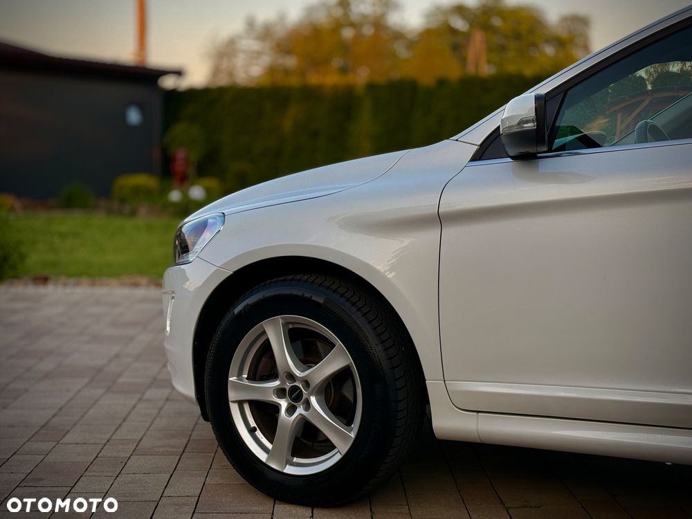 Volvo XC 60 D4 Drive-E Momentum - 11