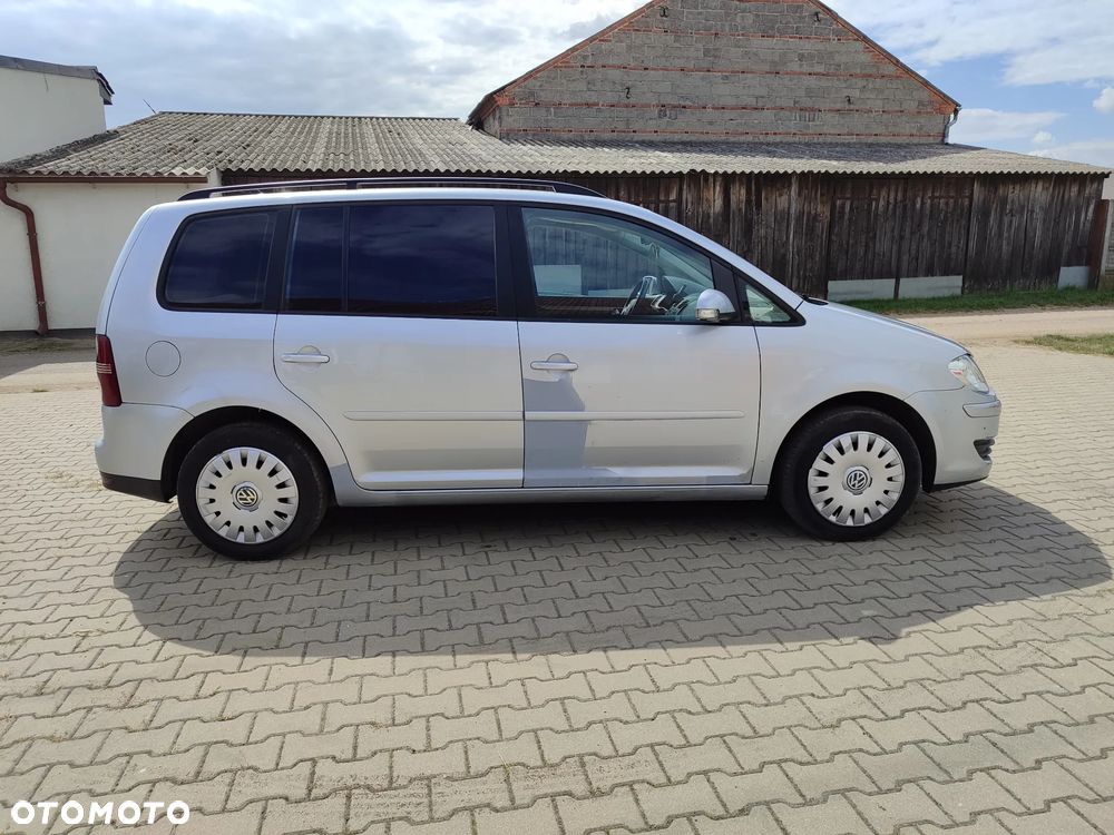 Volkswagen Touran - 19