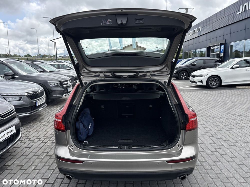Volvo V60 B3 B Momentum Pro - 28