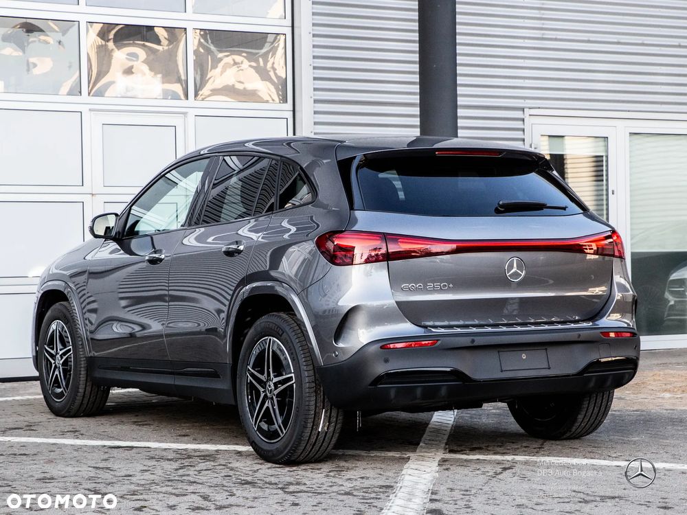 Mercedes-Benz EQA 250+ 70.5kWh AMG Line - 4