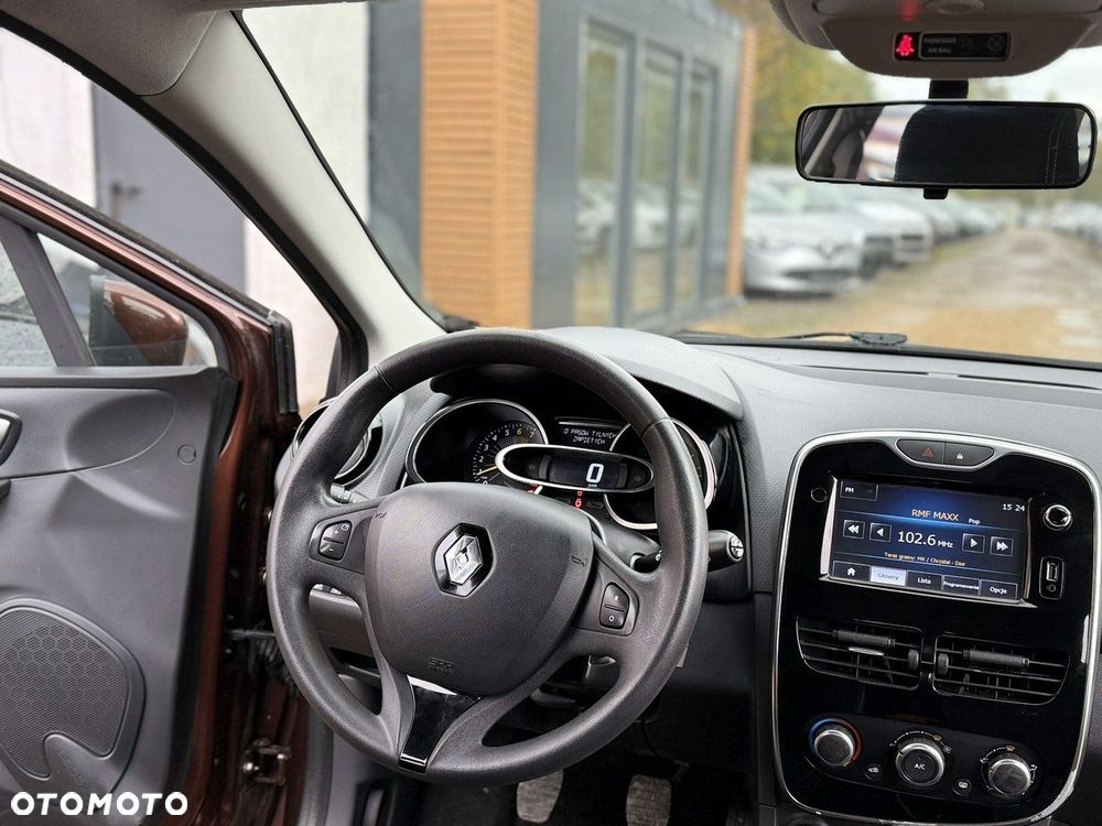 Renault Clio - 25
