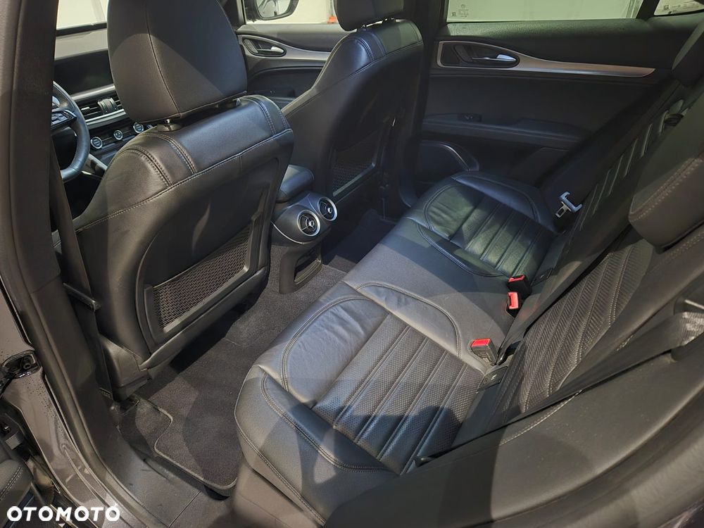 Alfa Romeo Stelvio 2.0 Turbo Veloce Q4 - 14
