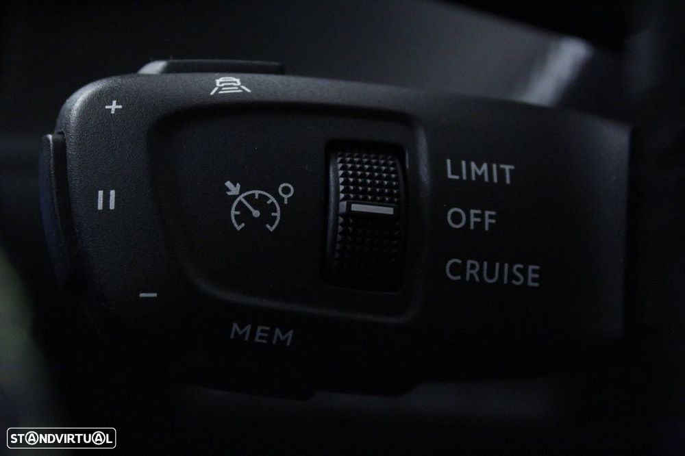 Peugeot 2008 1.5 BlueHDi GT Line EAT8 - 27