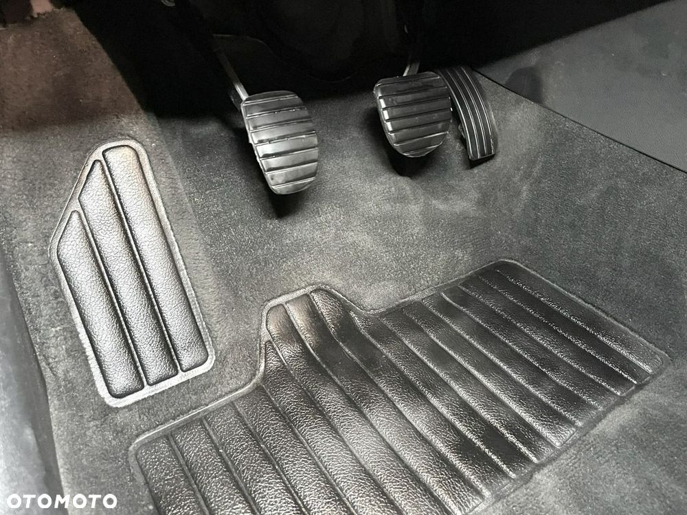 Renault Laguna 2.0 DCi FAP Dynamique - 12