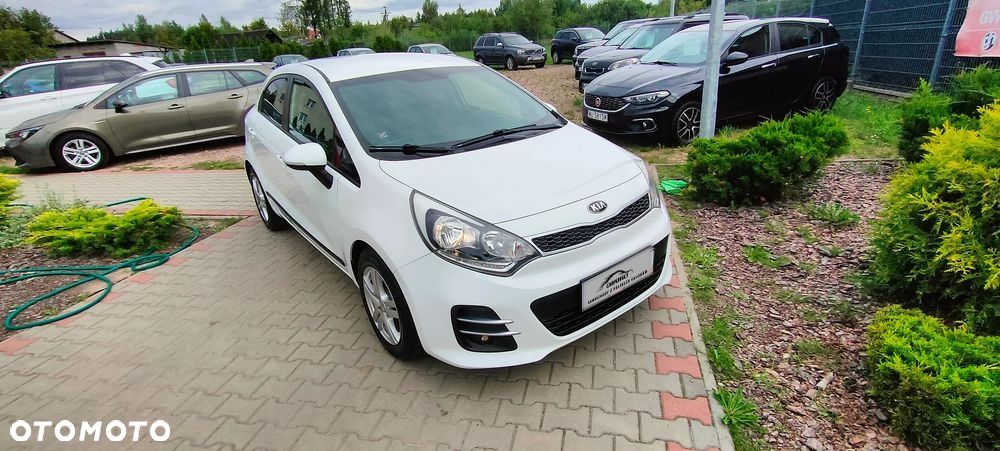 Kia Rio 1.2 L - 8