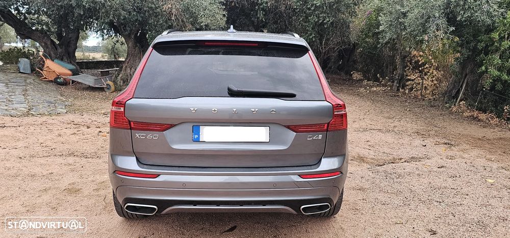 Volvo XC 60 2.0 D4 R-Design Geartronic - 8