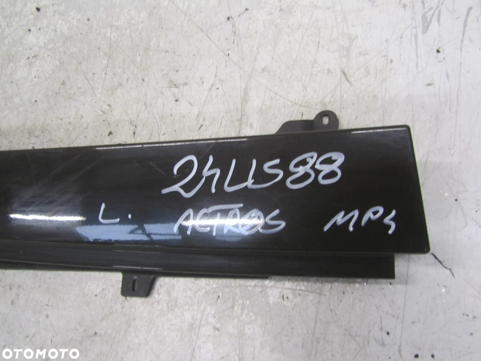 mercedes actros mp4 listwa drzwi lewa a9607510230 - 2