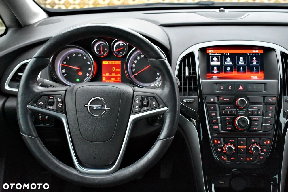 Opel Astra 1.4 Turbo Innovation - 23