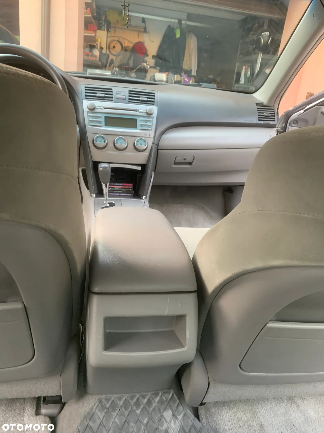 Toyota Camry 2.4 XLE - 5
