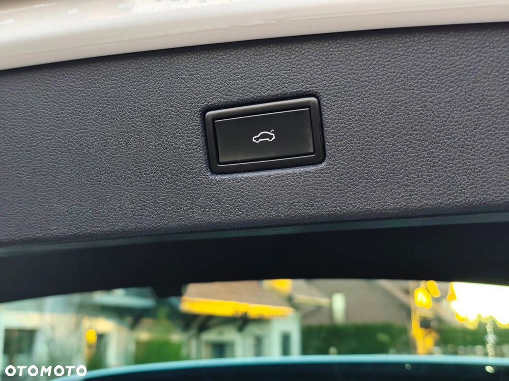 Volkswagen Tiguan 2.0 TDI SCR R-Line - 31