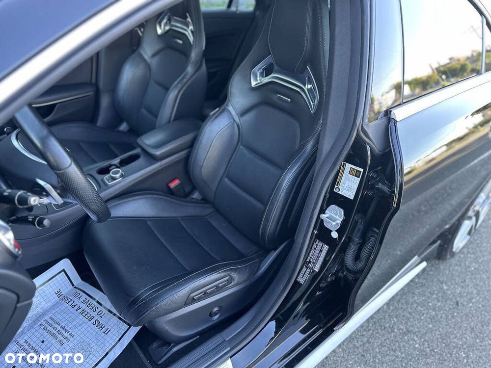Mercedes-Benz CLA 45 AMG 4Matic 7G-DCT - 13