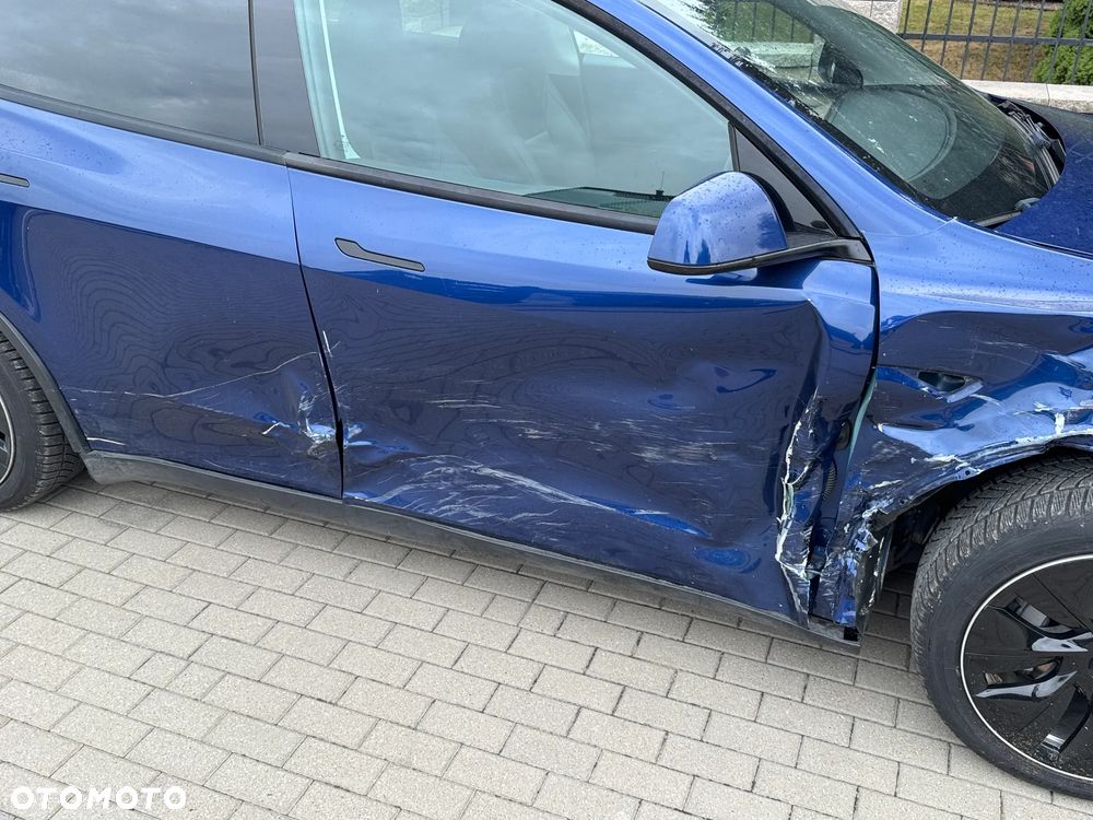 Tesla Y Standard - 28