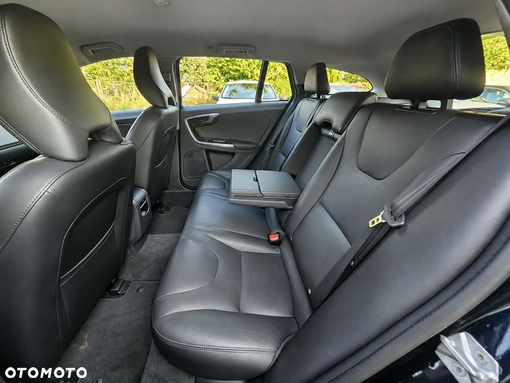 Volvo V60 D2 Geartronic Summum - 18
