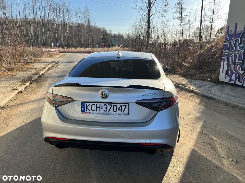 Alfa Romeo Giulia 2.0 Turbo 16V AT8 Veloce Ti - 8