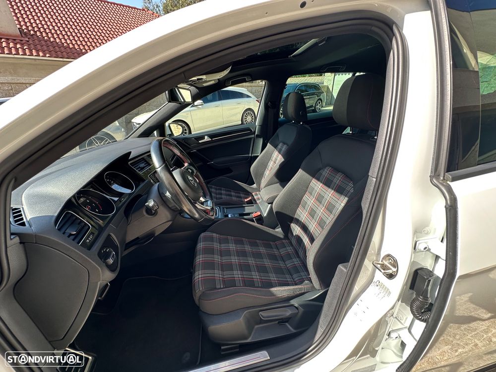 VW Golf 2.0 TSi GTi DSG Performance - 19