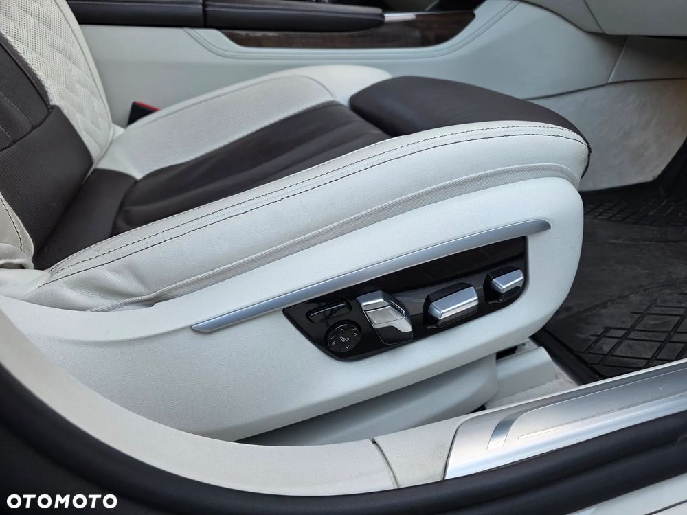 BMW Seria 7 740d xDrive - 25