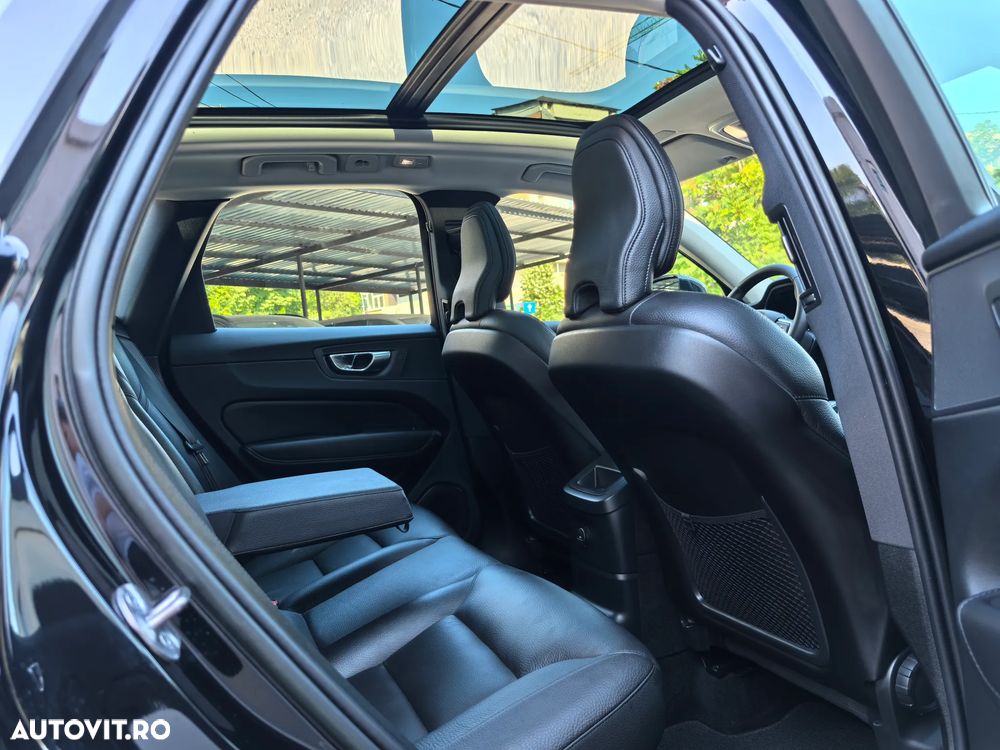 Volvo XC 60 T6 AWD Recharge Plus Dark - 8