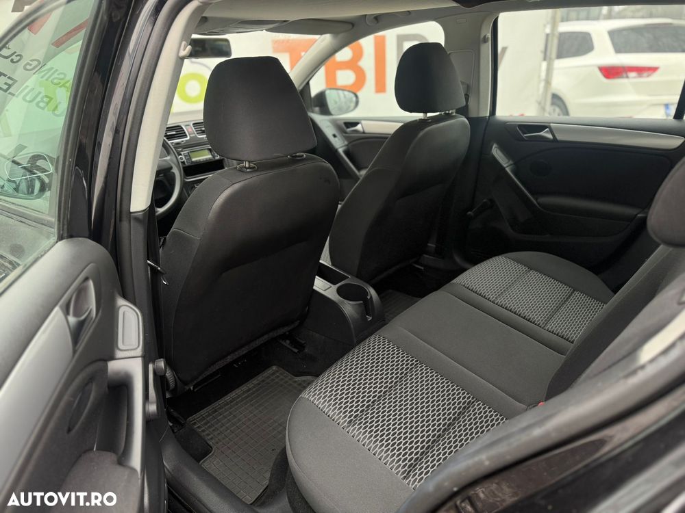 Volkswagen Golf - 27