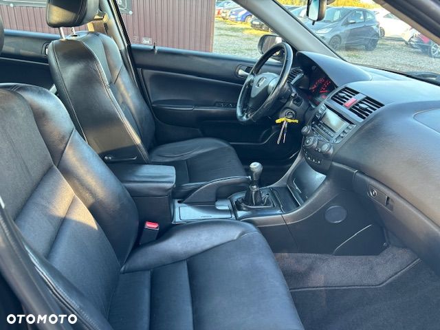 Honda Accord 2.0 Executive - 22