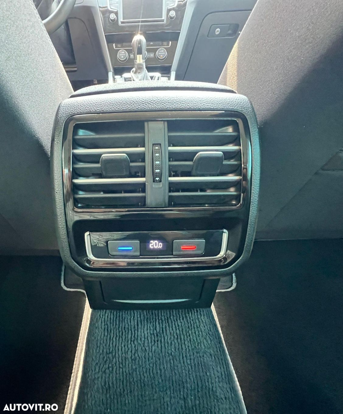 Volkswagen Passat - 21