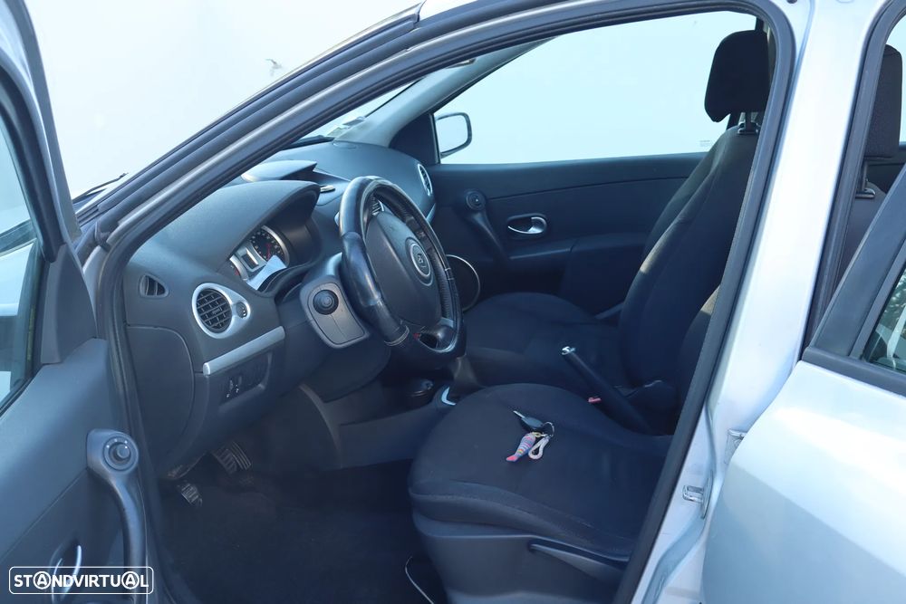 Renault Clio 1.2 16V Expression - 13