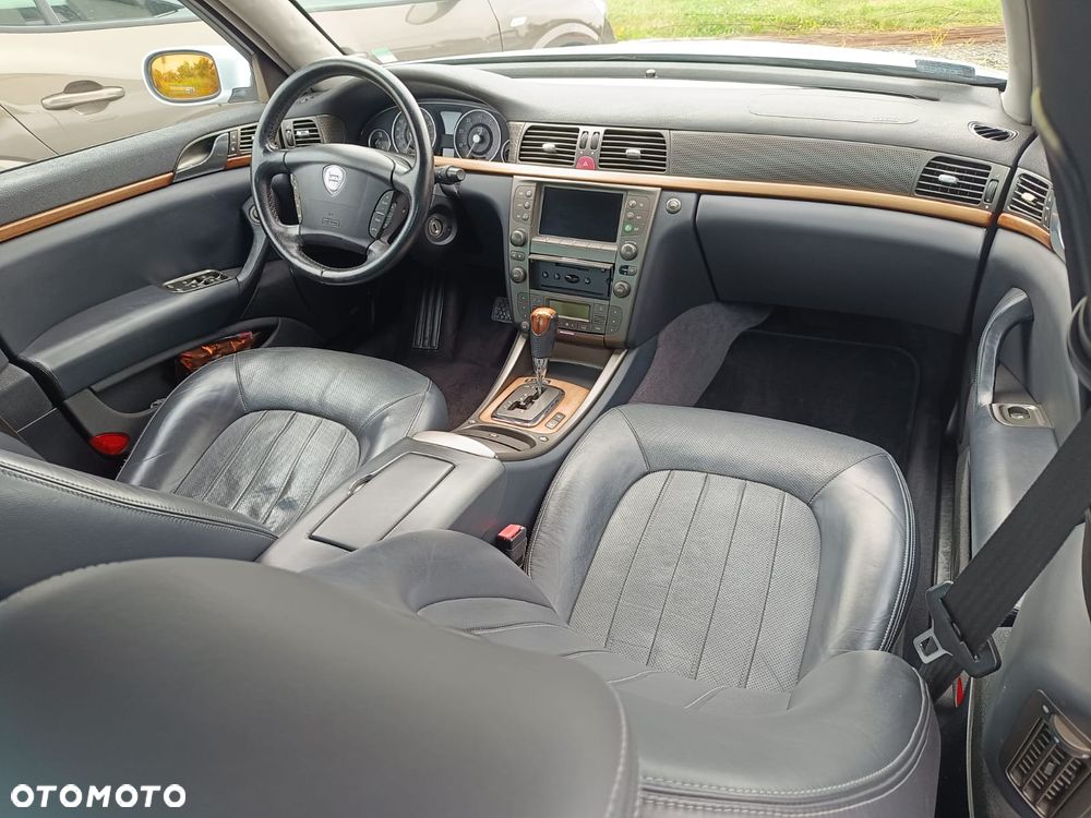 Lancia Thesis - 9