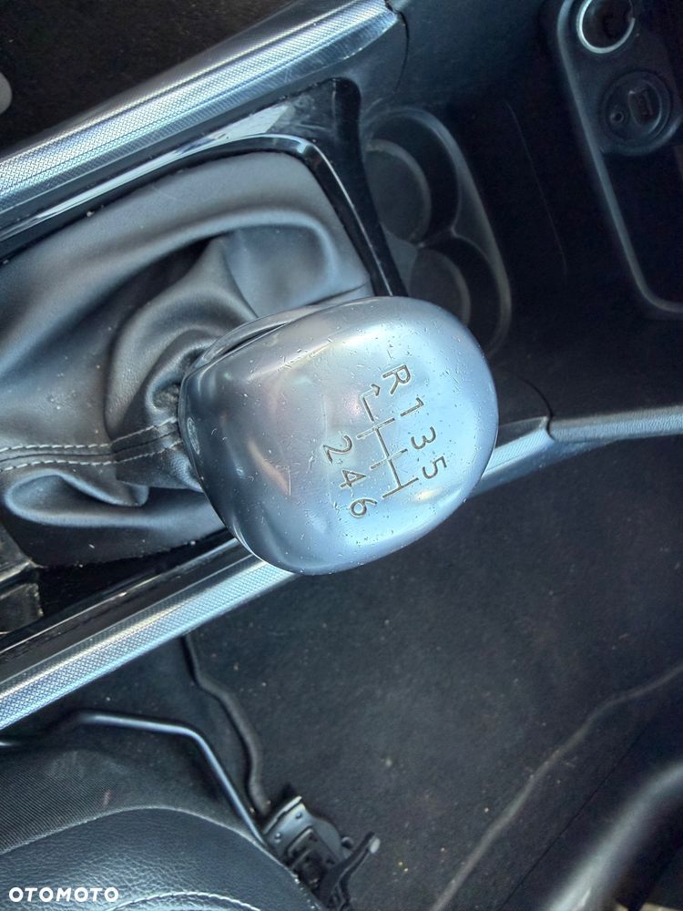 Peugeot 2008 e-HDi FAP 115 STOP & START Allure - 18