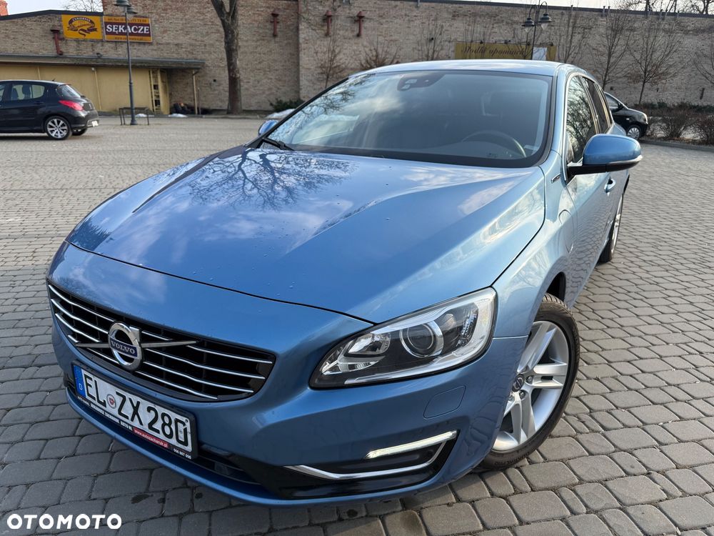 Volvo V60 D6 AWD Plug-in Hybrid Momentum - 5