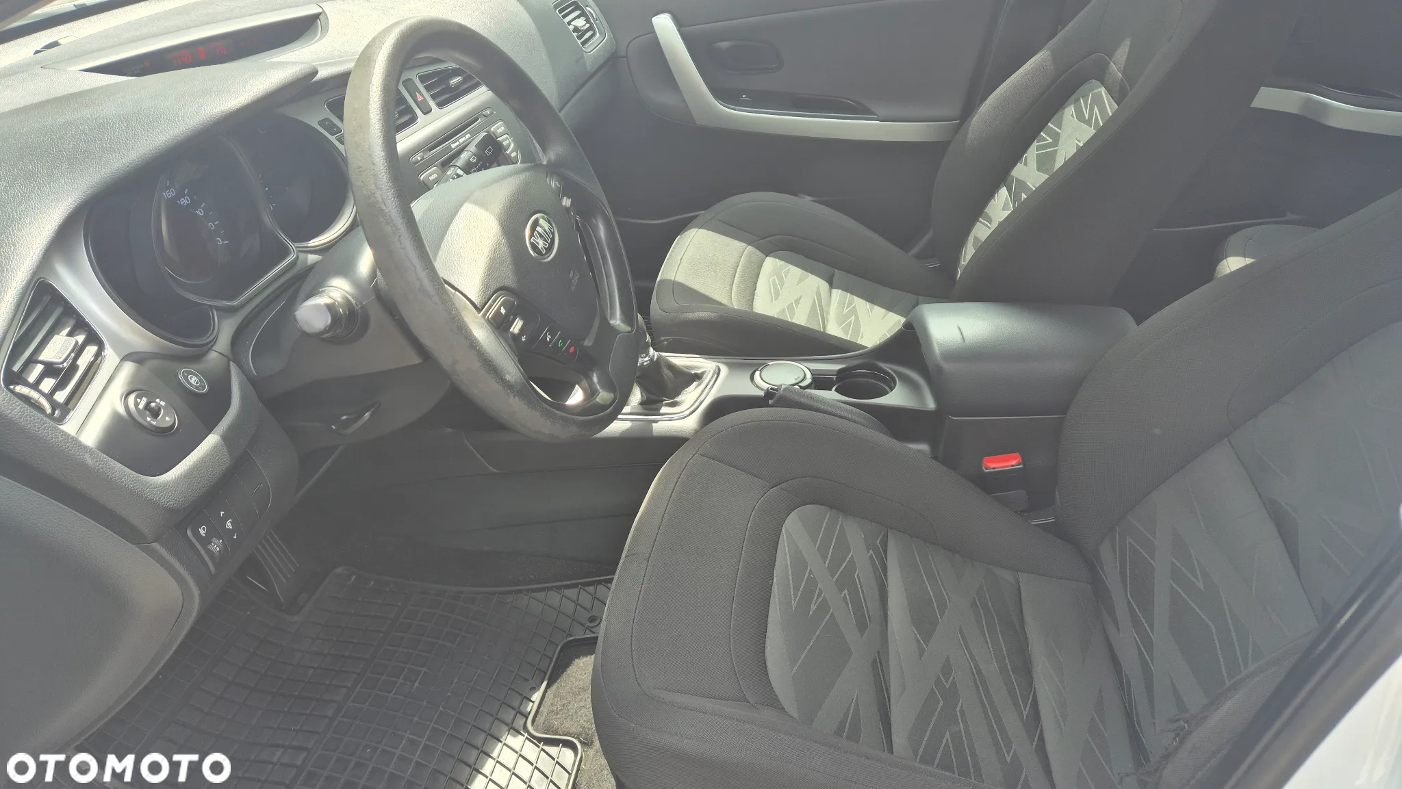 Kia Ceed - 8