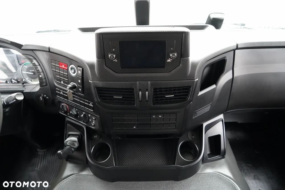 Iveco X-WAY 420 / 8X4 / BETONOMIESZARKA 9 M3 / SCHWING STETTER / AUTOMAT / EURO 6 - 31