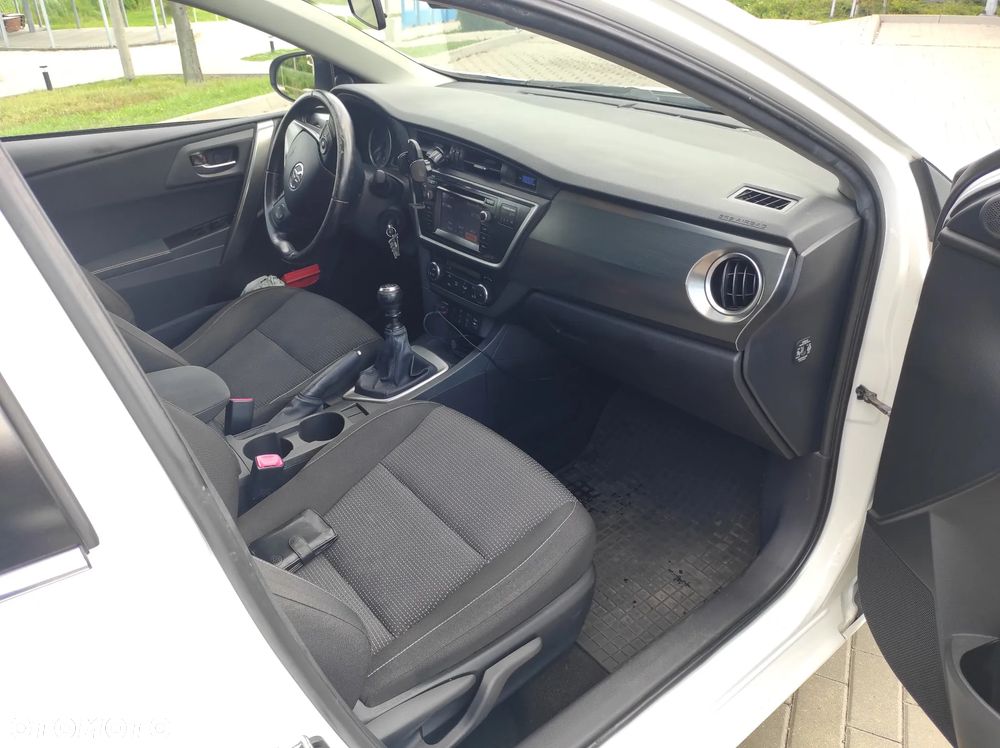 Toyota Auris 1.6 Valvematic Life - 6