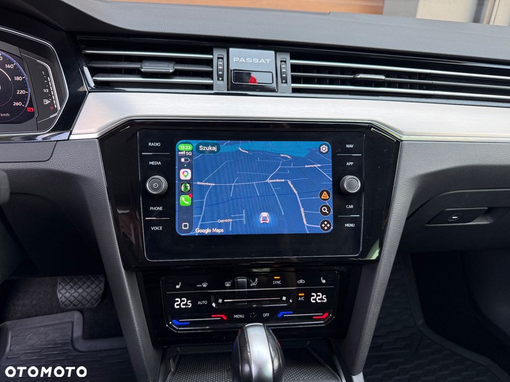 Volkswagen Passat - 13