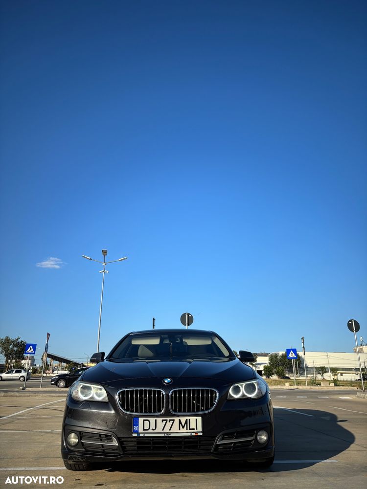 BMW Seria 5 520d Aut. Luxury Line - 2