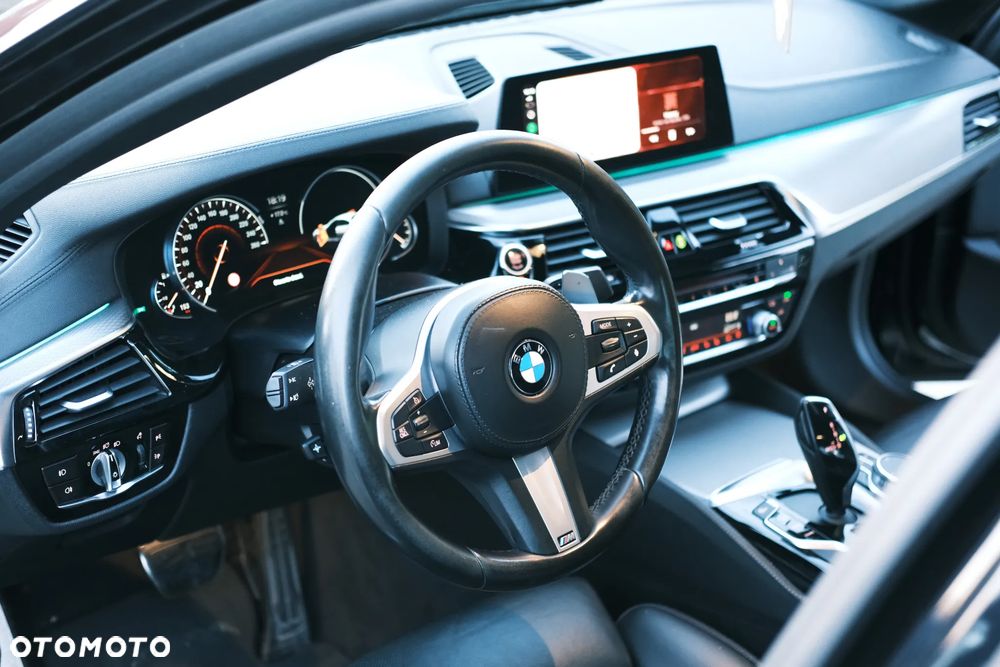 BMW Seria 5 530i xDrive M Sport sport - 14