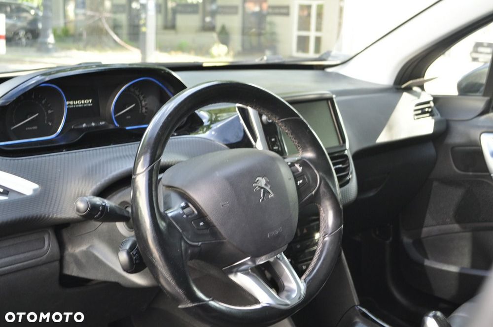 Peugeot 2008 - 12