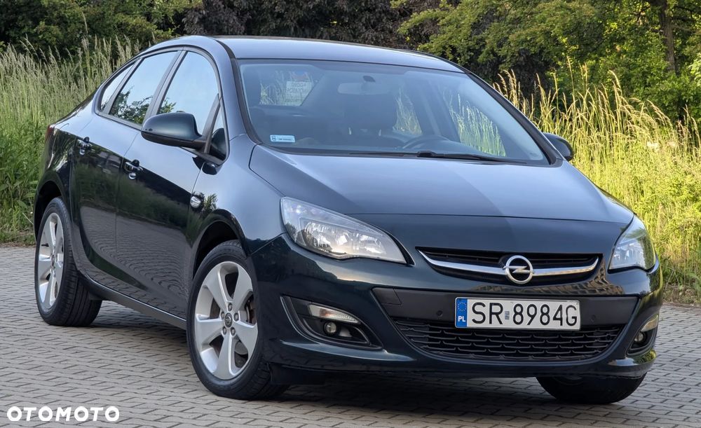 Opel Astra 1.6 Enjoy - 9