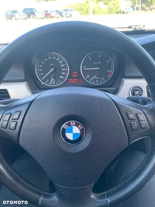 BMW Seria 3 318d - 5