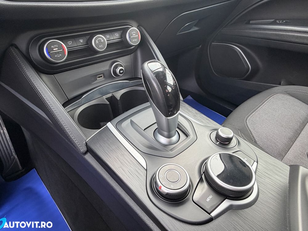Alfa Romeo Stelvio 2.2 16V AT8-Q4 Executive - 11