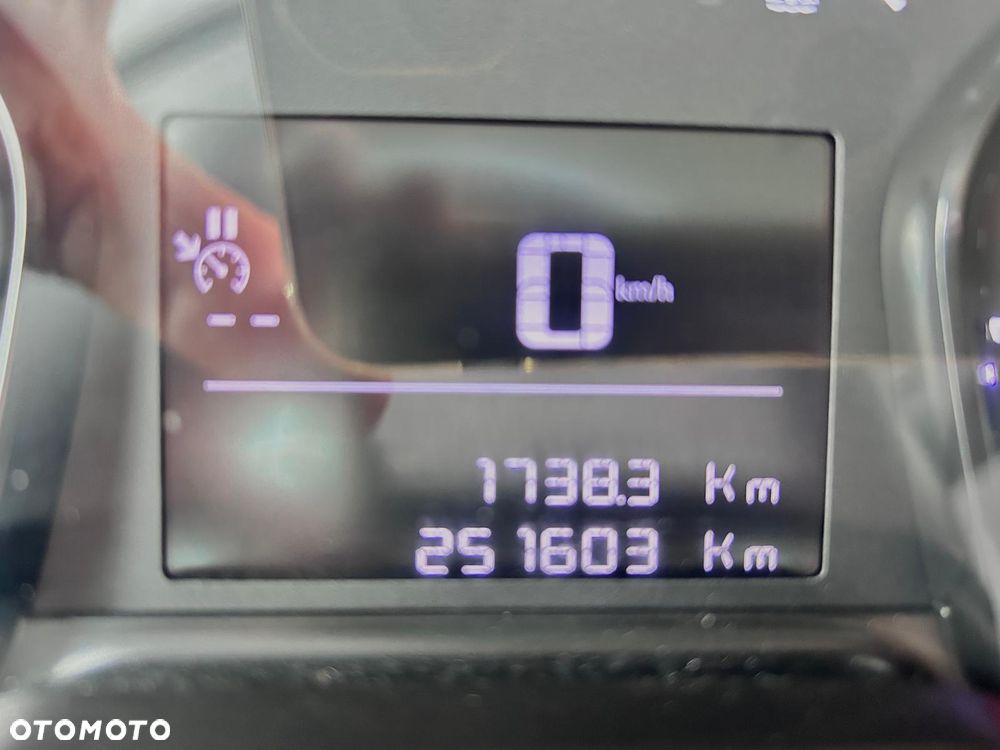 Opel Vivaro - 12