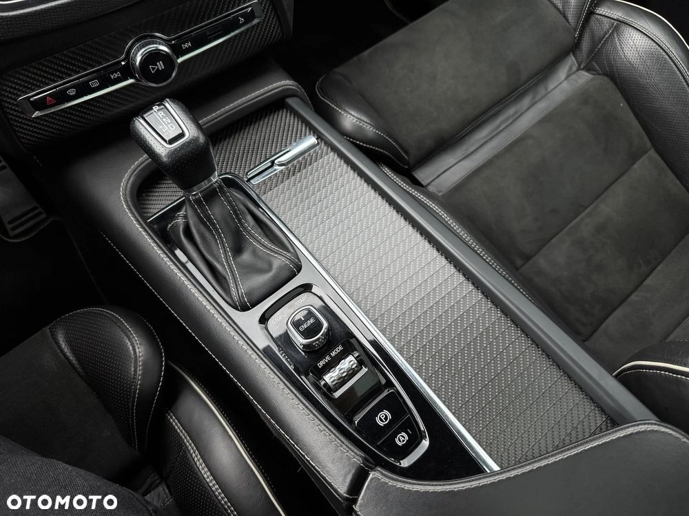 Volvo XC 90 D5 AWD R-Design 7os - 8