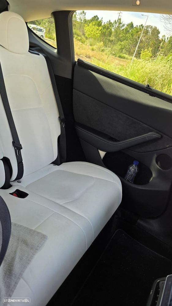 Tesla Model Y Performance Dual Motor AWD - 14