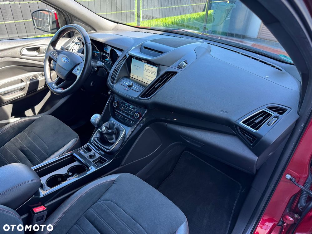 Ford Kuga 1.5 EcoBoost 2x4 ST-Line - 27