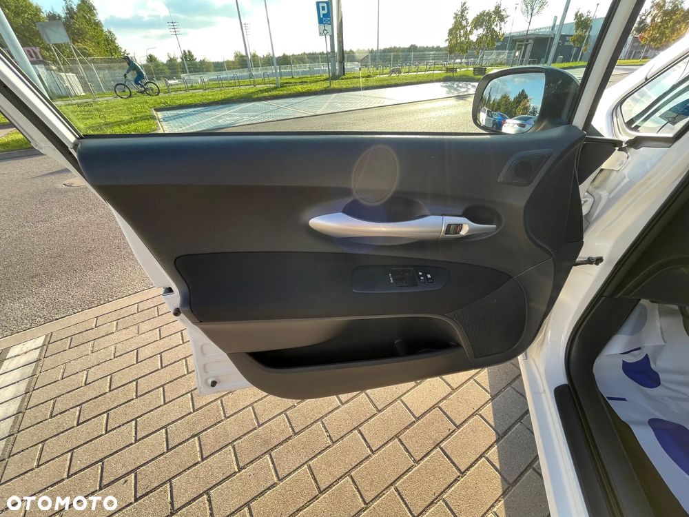 Toyota Auris 1.6 Edition - 16