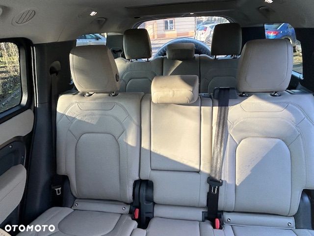 Land Rover Defender - 15